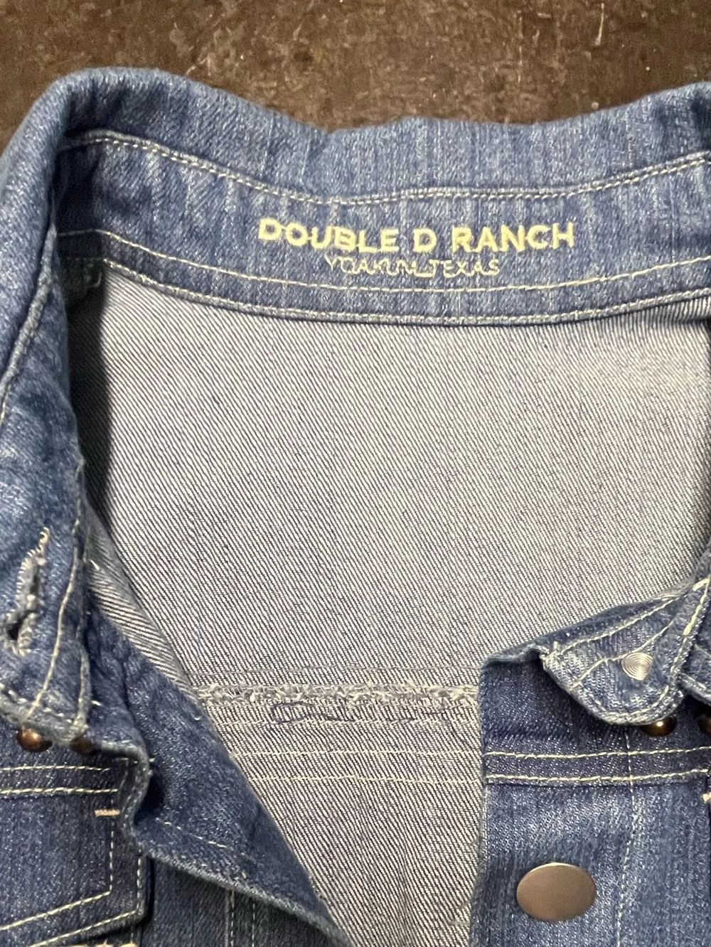 NWT Double D Ranch denim jacket with studs, turquoise charms, and patches, XL - Picture 5 of 12
